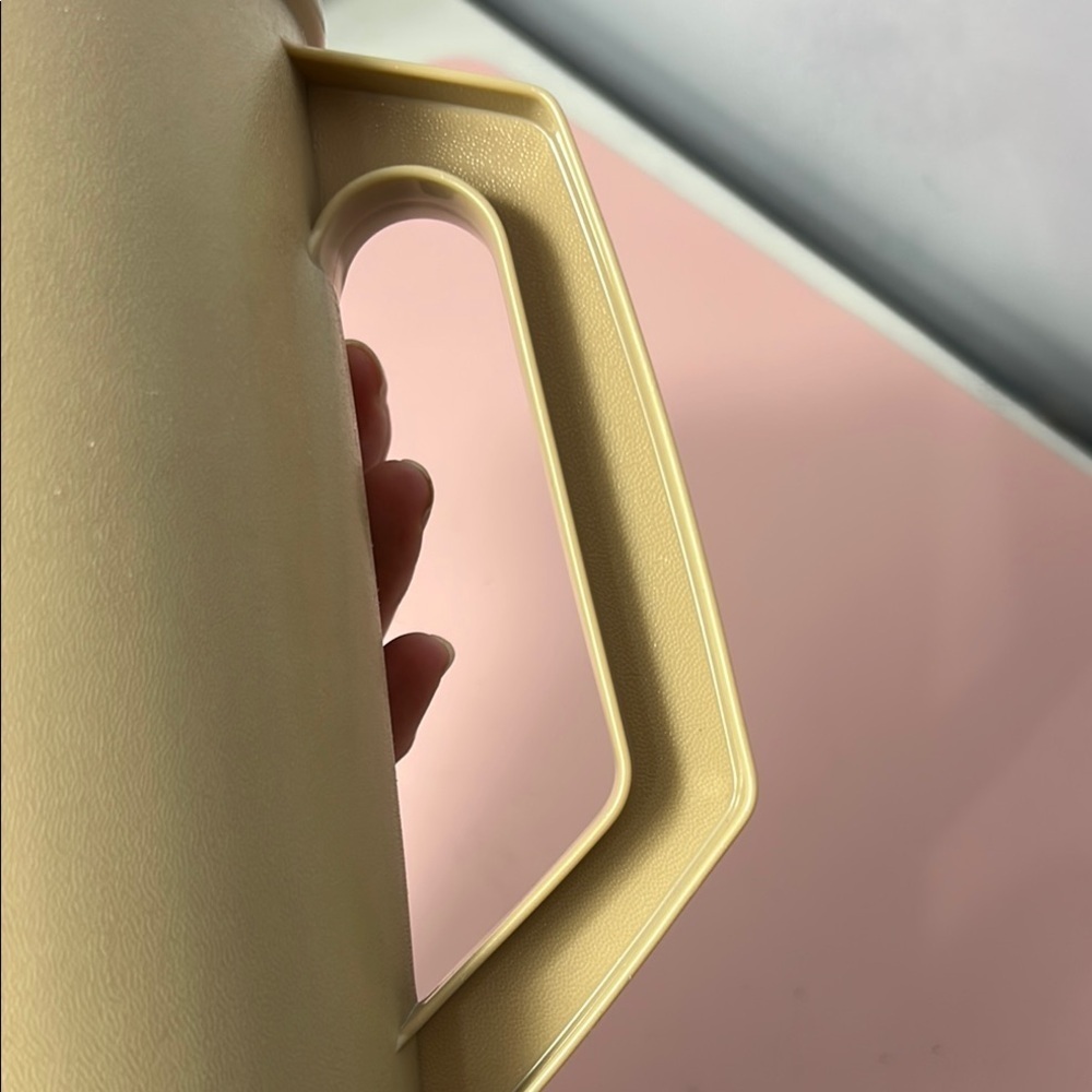 Tupperware Pitcher Tan White - Picture 4 of 7